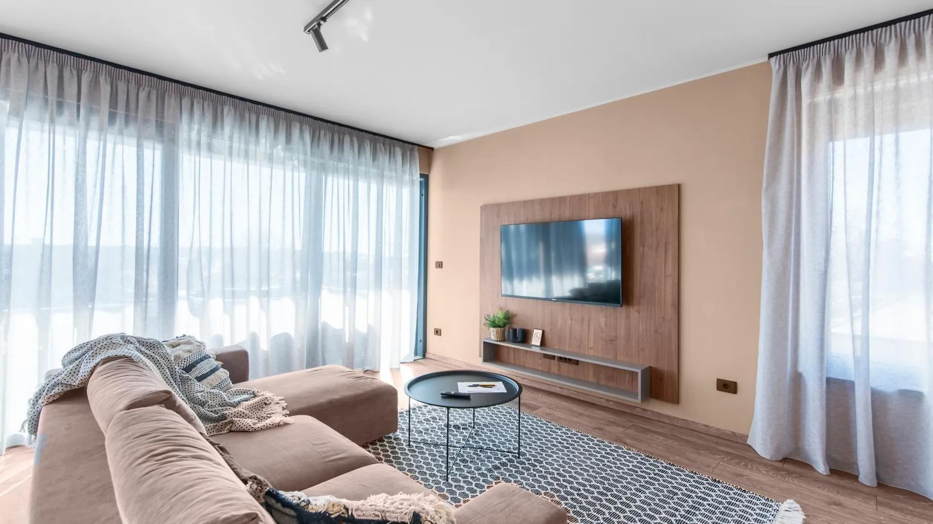Apartment Quercus Village Penthouse With Jacuzzi Novigrad